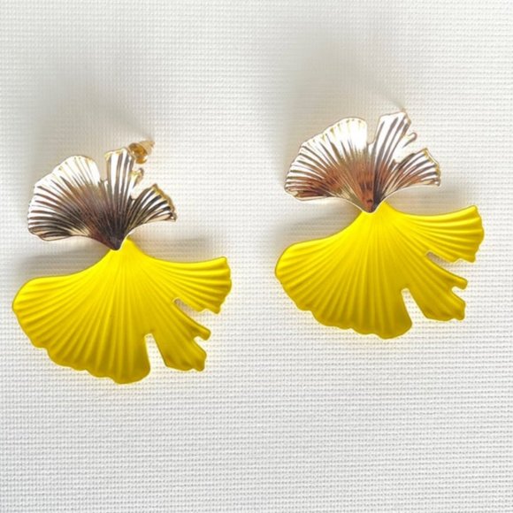 Zara Gingko Stud Dangle Hinged Goldtone and Yellow Earrings NEW! 1201 - Picture 2 of 2